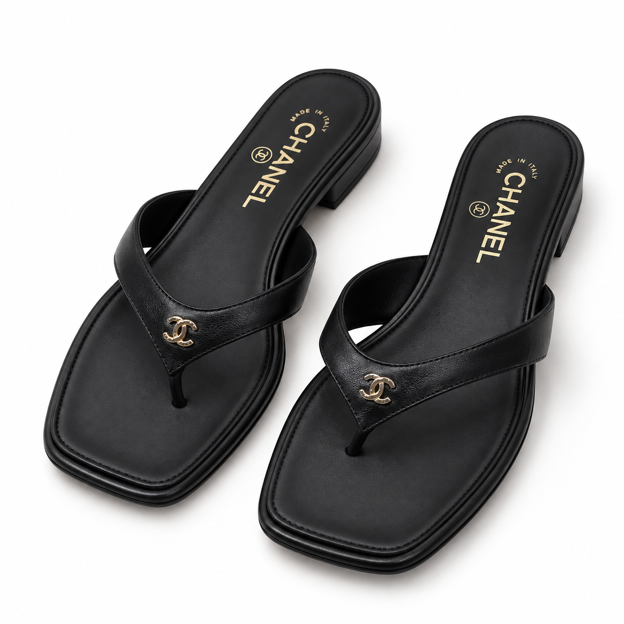 כפכפי Chanel שחורים מעור – מבט קדמי