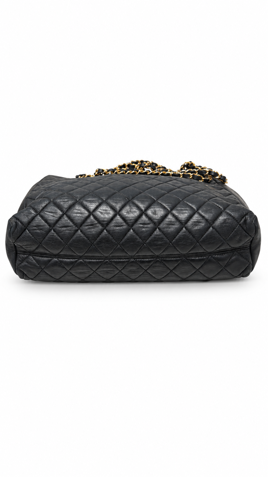 תיק כתף שאנל CC Quilted Tote מעור כבש שחור – תחתית