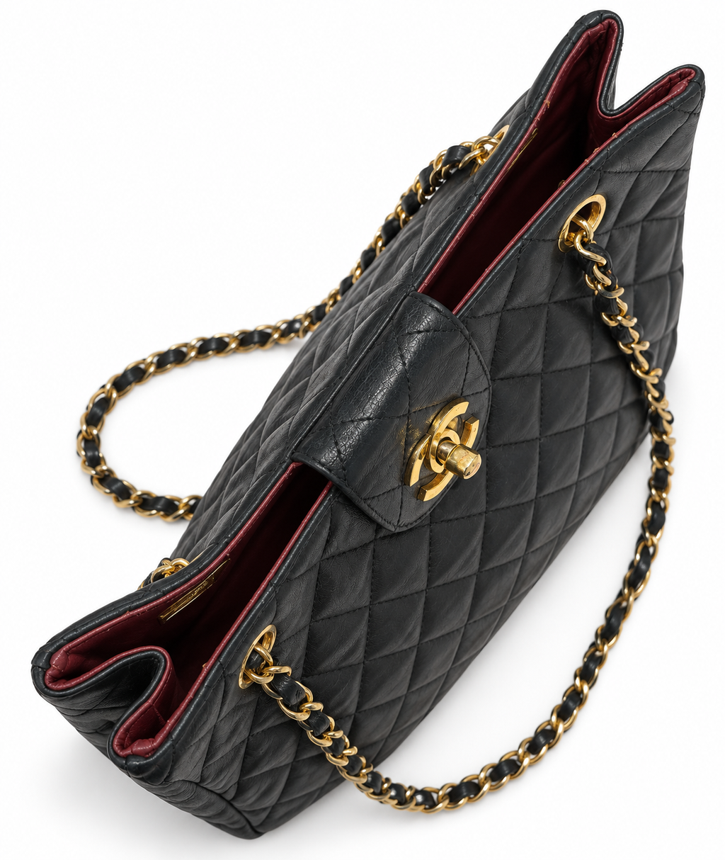 תיק כתף שאנל CC Quilted Tote מעור כבש שחור – מבט מלמעלה