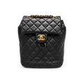 תיק גב Chanel Classic שחור - חזית
