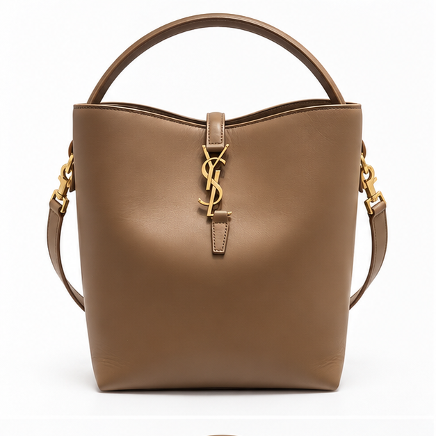תיק Saint Laurent Le 37 Cassandre חום - חזית על רקע לבן